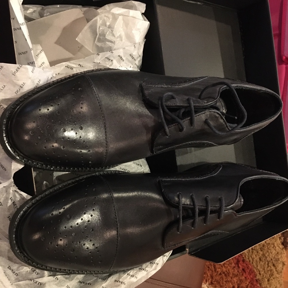 Alfani Brand New Men’s Navy Blue size 10.5